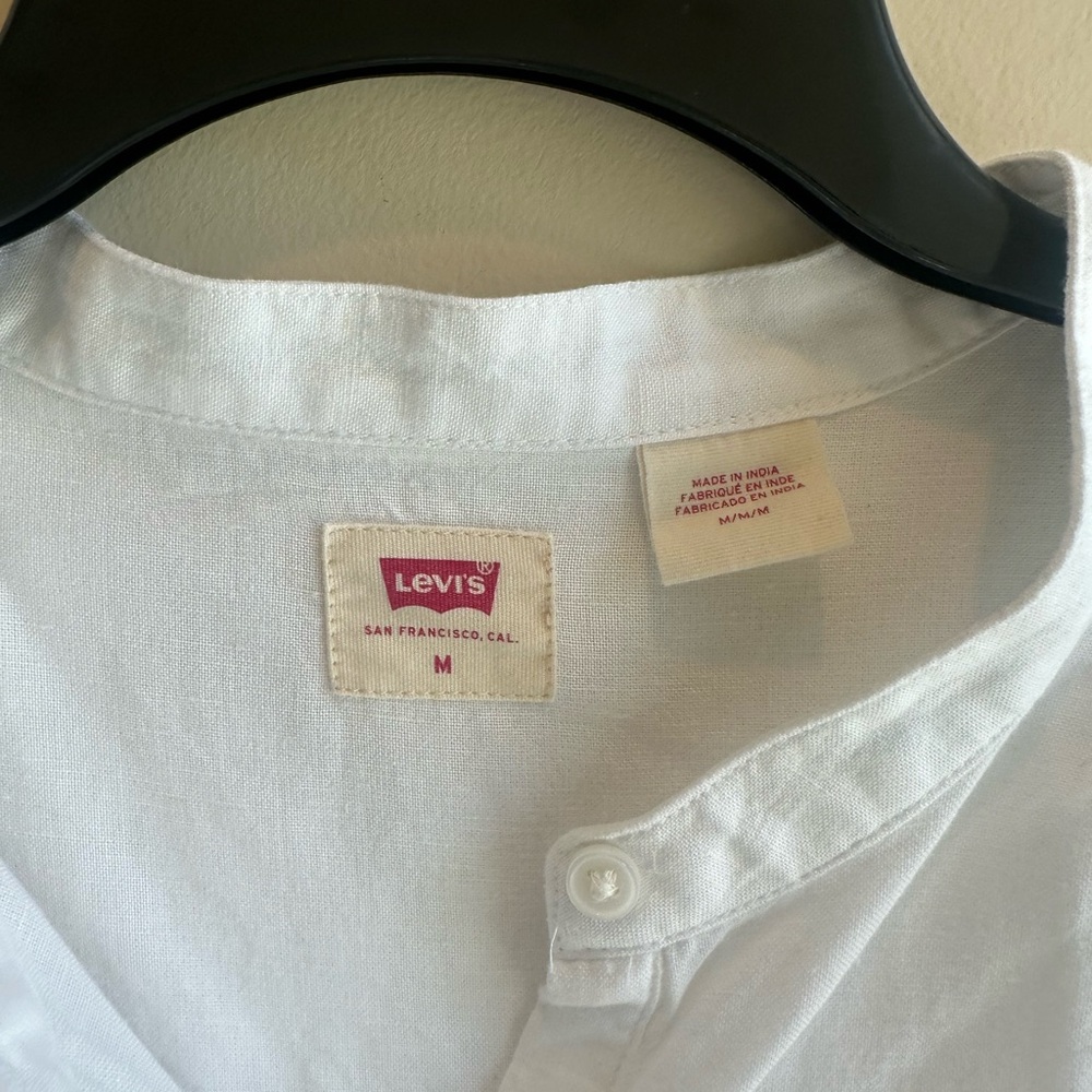 Levi’s Blouse - Picture 4 of 8